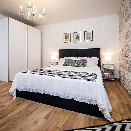 Carera Deluxe Appartamento *